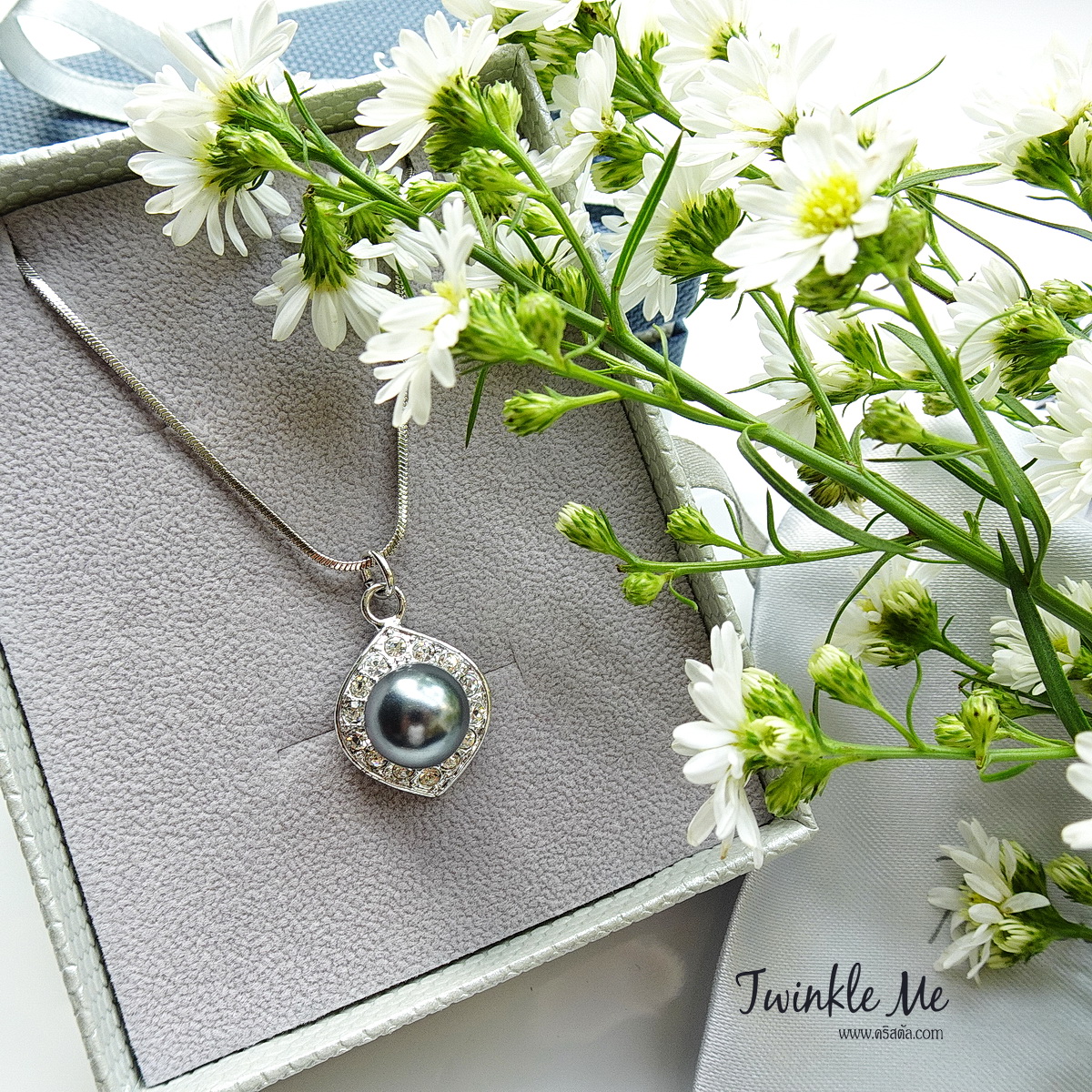 grey pearl necklace